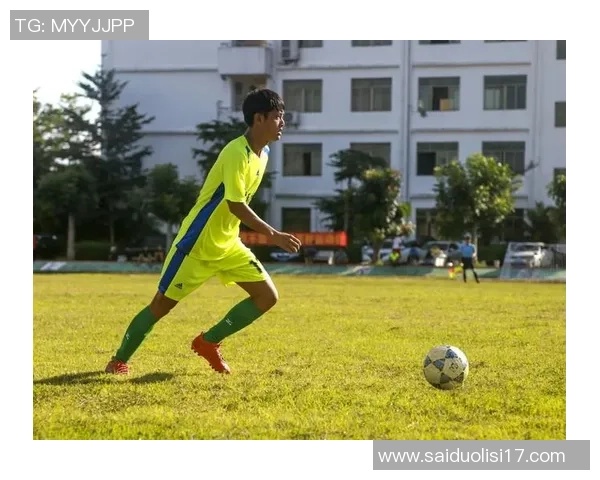 足球巨星们的骑行之旅：驰骋绿茵场外的速度与激情